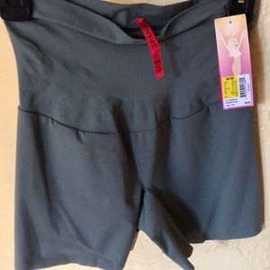 Spanx girl short
